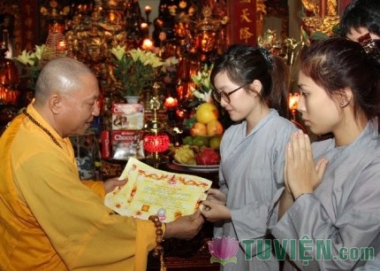 Phật tử tại gia với sứ mệnh hộ pháp và hoằng pháp