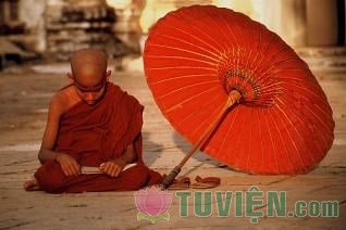 Đi Tìm Ý Nghĩa của Cuộc Sống Qua Sự Nghiên Cứu Quan Điểm Thời Gian trong Phật Giáo